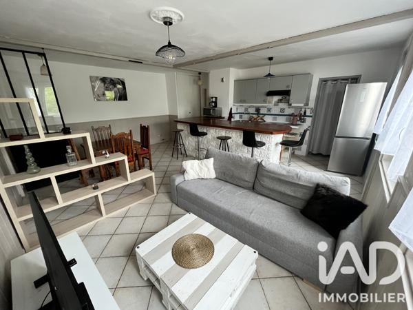 Location studio 78 m² Trappes