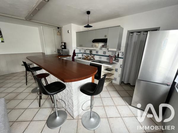 Location studio 78 m² Trappes