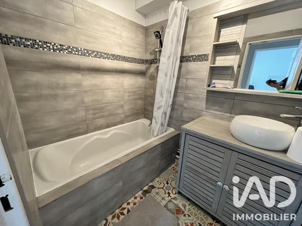Location studio 78 m² Trappes
