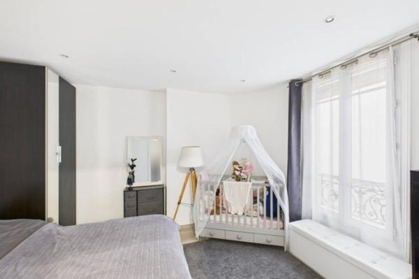 Vente - Appartement 2 pièces 39 m 2 COURBEVOIE (92400)