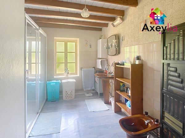 La Tuilière (42830) A VENDRE - LA TUILIERE - MAISON DE CAMPAGNE AVEC GRAND TERRAIN ET GRANGE