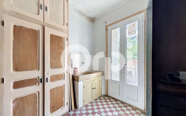 Maison à vendre    5 pièces •  Olette