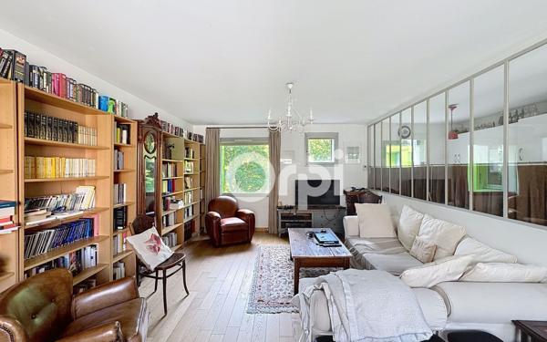 Appartement à vendre    3 pièces • 73,70 m2 Paris 15