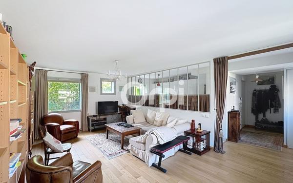 Appartement à vendre    3 pièces • 73,70 m2 Paris 15