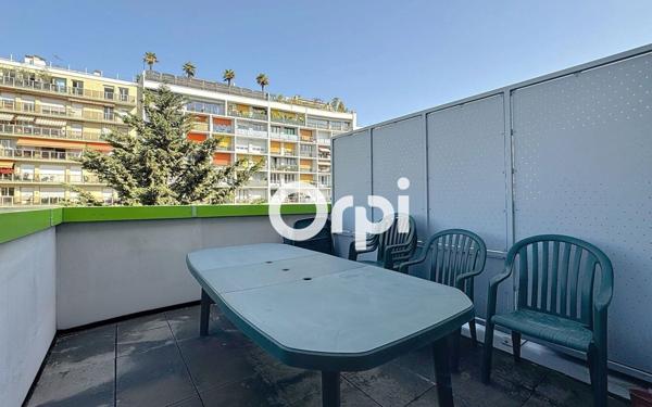 Appartement à vendre    3 pièces • 73,70 m2 Paris 15