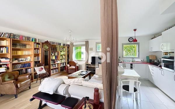 Appartement à vendre    3 pièces • 73,70 m2 Paris 15