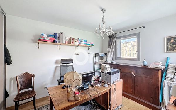 Appartement à vendre    3 pièces • 73,70 m2 Paris 15