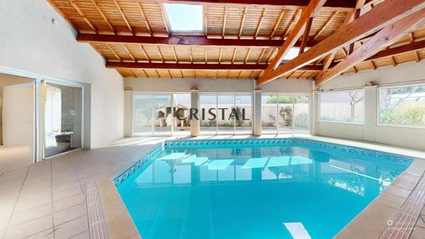 MAISON AVEC PISCINE INTÉRIEURE Royan (17200)