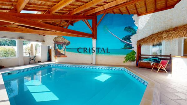 MAISON AVEC PISCINE INTÉRIEURE Royan (17200)