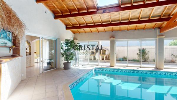 MAISON AVEC PISCINE INTÉRIEURE Royan (17200)