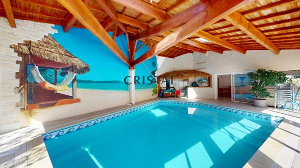 MAISON AVEC PISCINE INTÉRIEURE Royan (17200)