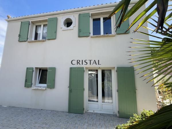 MAISON AVEC PISCINE INTÉRIEURE Royan (17200)