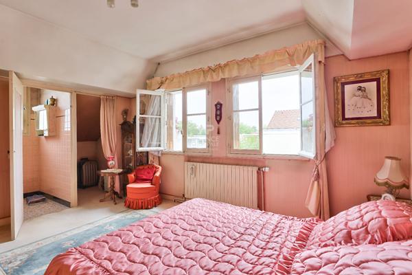 SEVRES RIVE GAUCHE - MAISON FAMILIALE €695 000 ** - Référence 646-S
