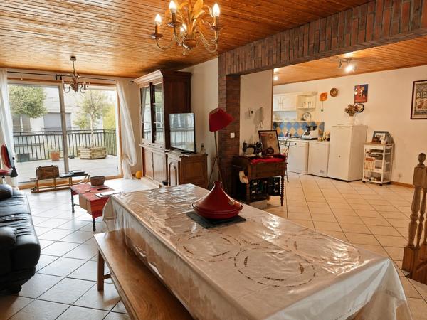 Maison de bourg avec terrasse et vue dégagée – Beaumont (63110)