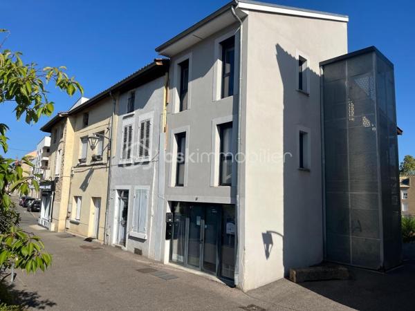 Local d activites de 24,52 m²