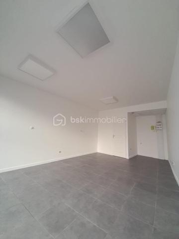 Local d activites de 24,52 m²