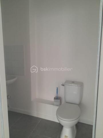 Local d activites de 24,52 m²