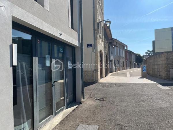 Local d activites de 24,52 m²