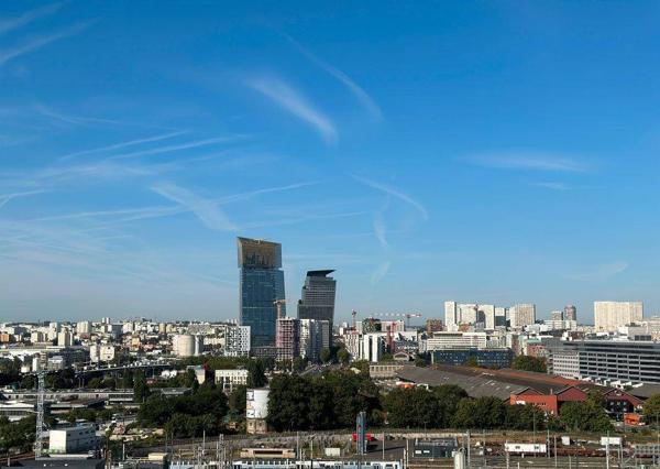 Studio refait à neuf avec une vue panoramique