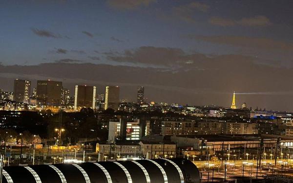 Studio refait à neuf avec une vue panoramique