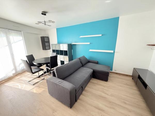 Location                                                      Appartement
                        
                     2 pièces                      48 m2                     à Charenton-le-Pont