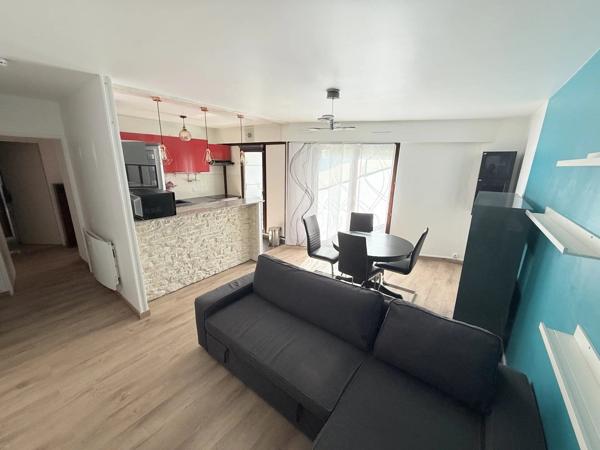 Location                                                      Appartement
                        
                     2 pièces                      48 m2                     à Charenton-le-Pont