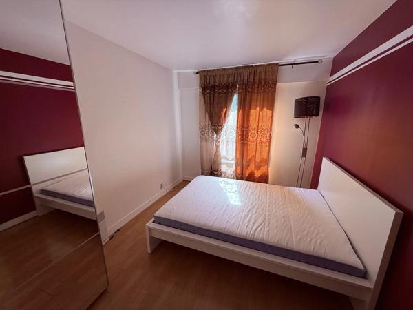 Location                                                      Appartement
                        
                     2 pièces                      48 m2                     à Charenton-le-Pont