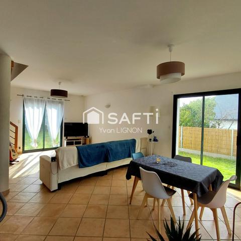 Maison familiale de 2003 avec 4 chambres, garage et jardin