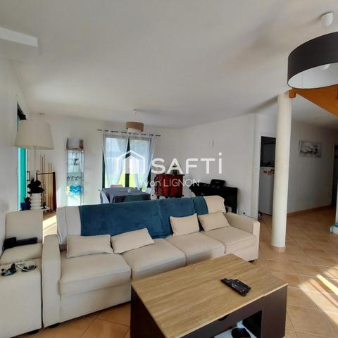 Maison familiale de 2003 avec 4 chambres, garage et jardin