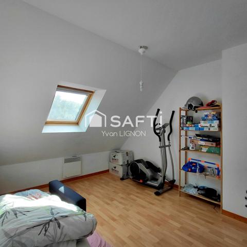 Maison familiale de 2003 avec 4 chambres, garage et jardin