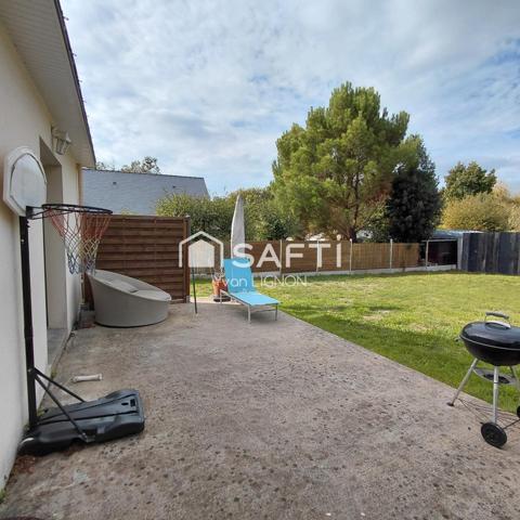 Maison familiale de 2003 avec 4 chambres, garage et jardin