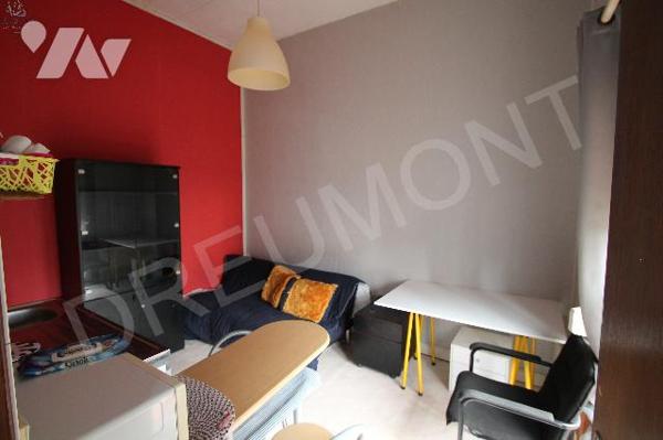 Vente d'un immeuble sur trois niveaux comprenant 9 logements.