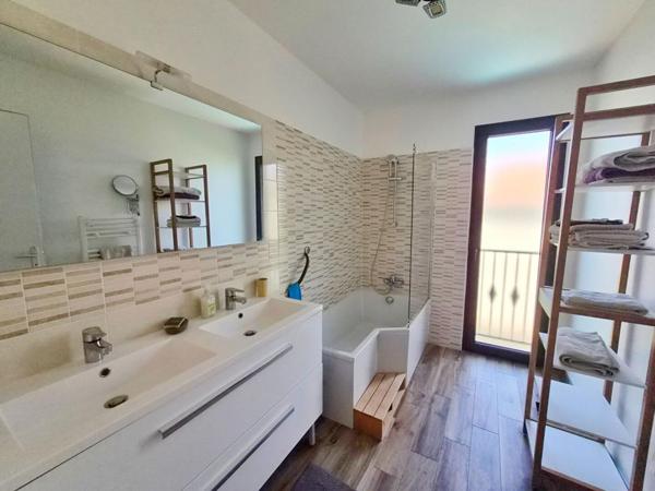 VILLA DE PRESTIGE T4 SANARY- Proche commerces et plages à pied