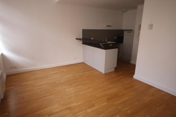 A LOUER : T3 à LILLE • Rue du Sec Arembault - LILLE-CENTRE • 935 € CC • Réf. 51-22