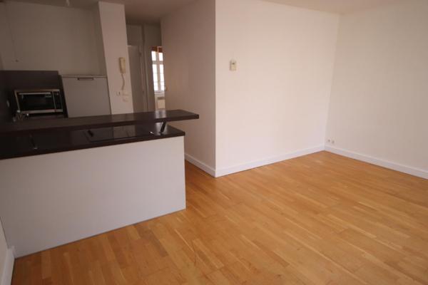 A LOUER : T3 à LILLE • Rue du Sec Arembault - LILLE-CENTRE • 935 € CC • Réf. 51-22