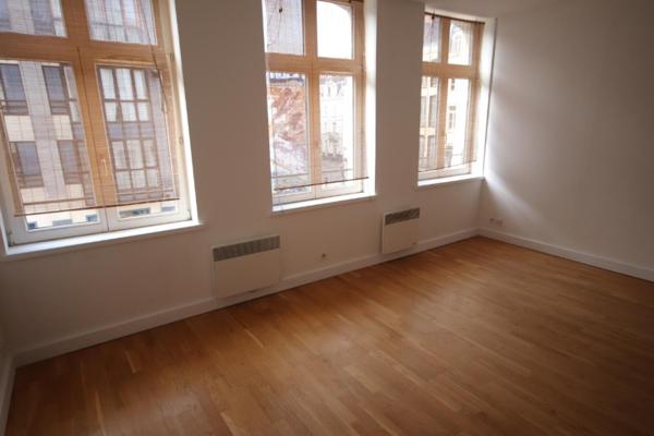 A LOUER : T3 à LILLE • Rue du Sec Arembault - LILLE-CENTRE • 935 € CC • Réf. 51-22