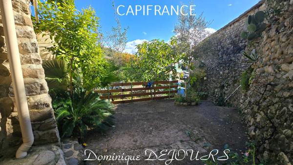 Ardèche - Vallée de l’Eyrieux à St Fortunat - Charmante maison de village - Garage - Bels espaces extérieurs.