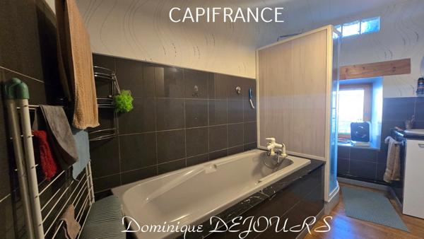 Ardèche - Vallée de l’Eyrieux à St Fortunat - Charmante maison de village - Garage - Bels espaces extérieurs.