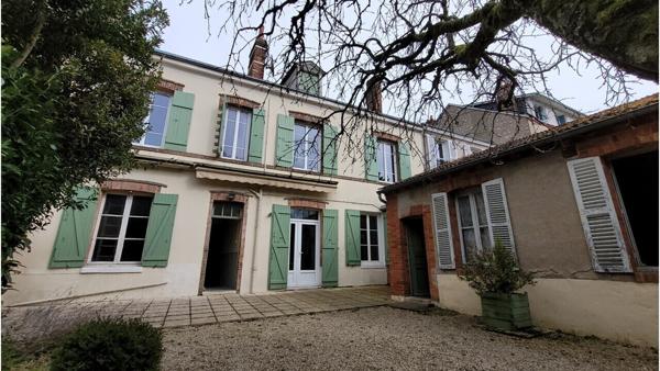 Immeuble hab / locatif 180m², 2cui, 6ch,+ s.aménageable, accès Loing