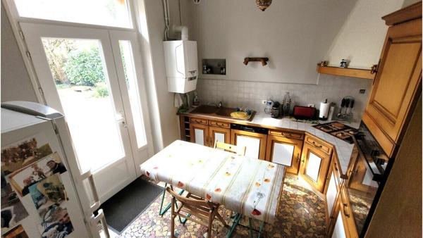 Immeuble hab / locatif 180m², 2cui, 6ch,+ s.aménageable, accès Loing