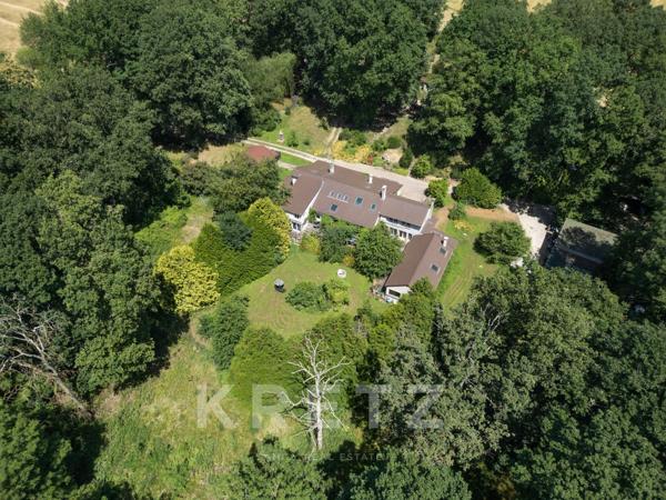 Magny-les-Hameaux – Domaine de 1,6 hectare au cœur de la forêt