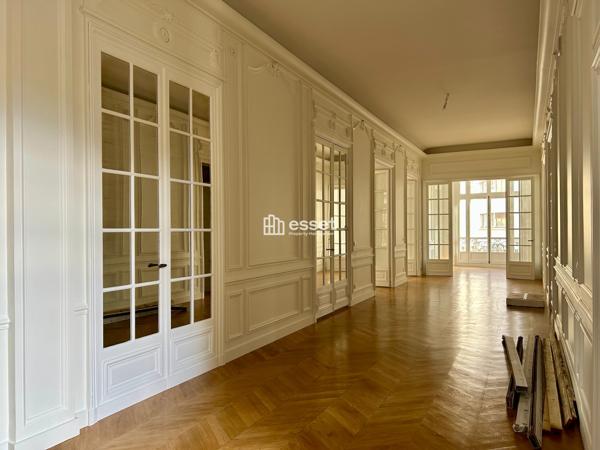 Location Appartement 8 pièces 339 m² - Paris 75017