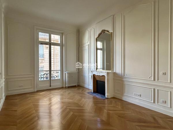 Location Appartement 8 pièces 339 m² - Paris 75017