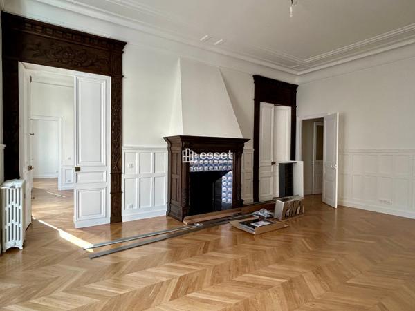 Location Appartement 8 pièces 339 m² - Paris 75017