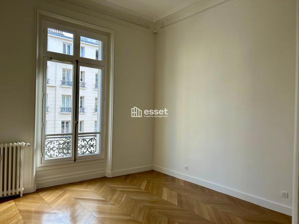 Location Appartement 8 pièces 339 m² - Paris 75017