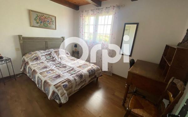 Maison à vendre    5 pièces •  Barjac