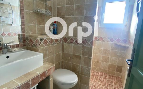 Maison à vendre    5 pièces •  Barjac