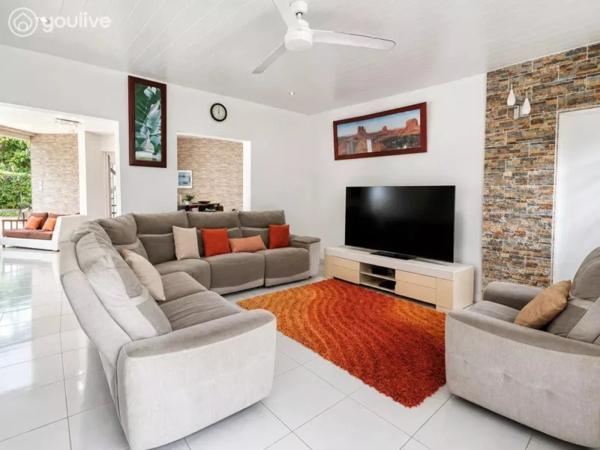 Proche CHU– Villa+ Bungalow 283 m²-piscine -Jardin- Fort-de-France