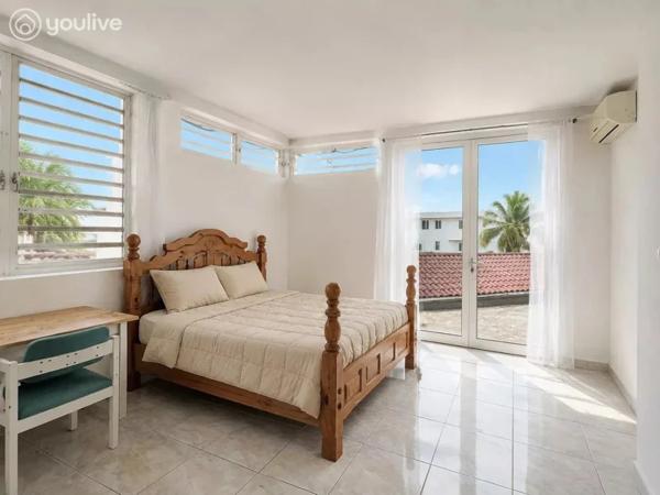 Proche CHU– Villa+ Bungalow 283 m²-piscine -Jardin- Fort-de-France