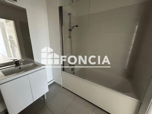 Location Appartement 3 pièces 66.9 m² - 4 RUE JEAN JAURES Colombelles 14460